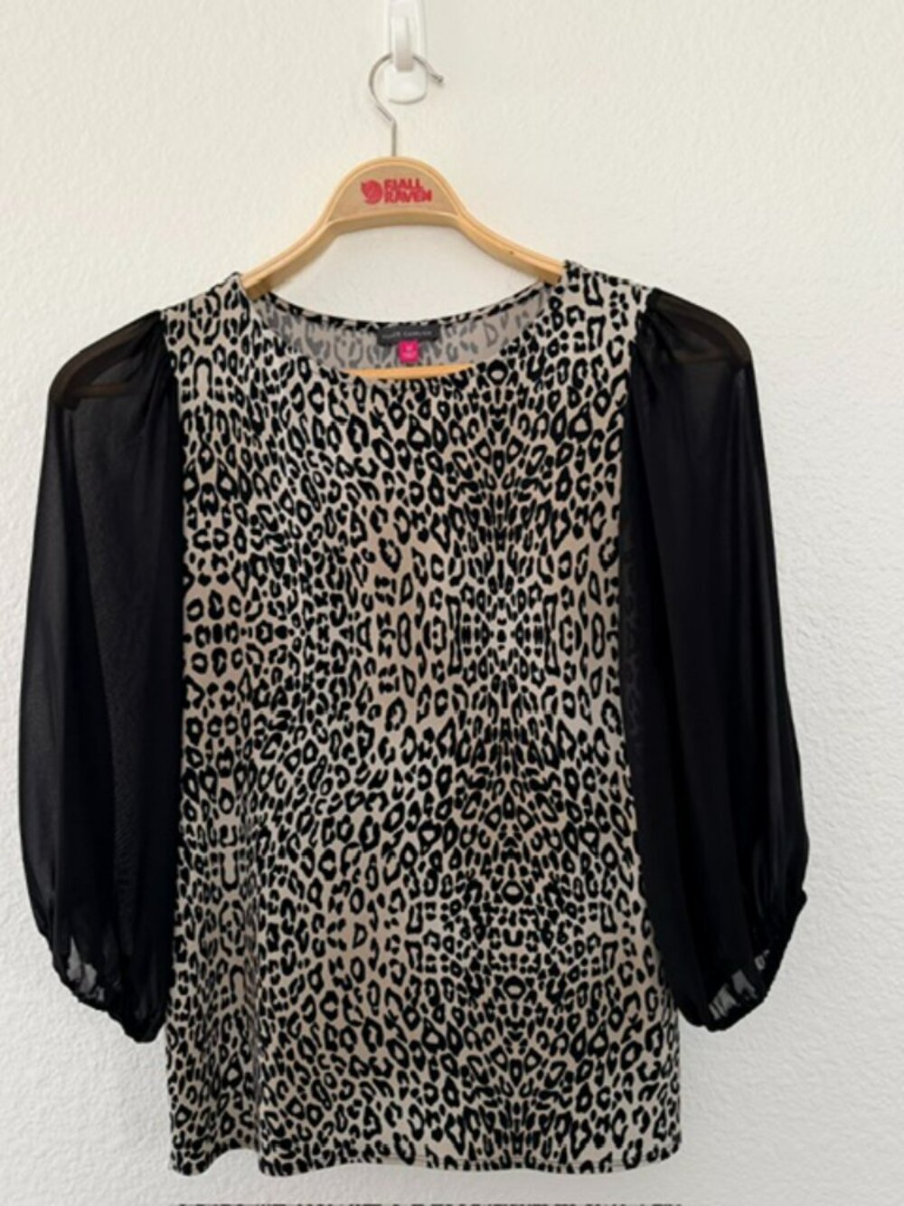 Vince Camuto Leopard‎ Print Blouse Semi-Sheer 3/4 Sleeves Stretch Women's Medium